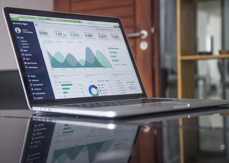 Live Commerce vs Traditional E-commerce: A Data Deep Dive